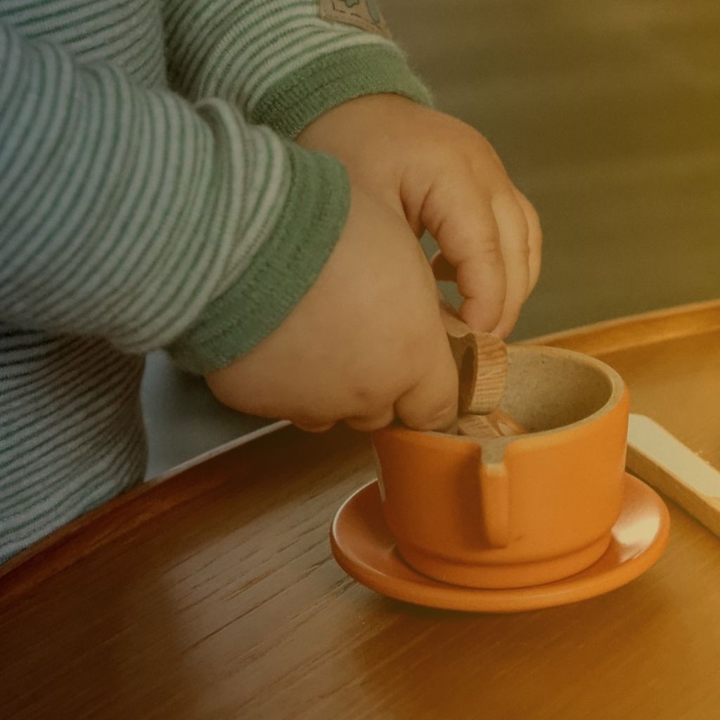How to Encourage Independent Play (Infants, Toddlers + Preschoolers)